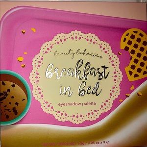 BREAKFAST IN BED EYESHADOW
PALETTE